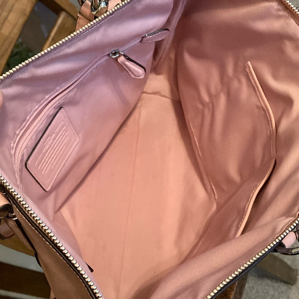 Coach Tote Bag Like New! - Picture 3 of 7